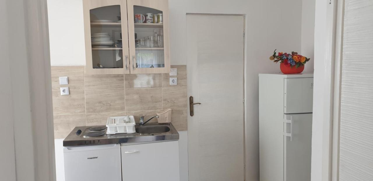 Napfeny Apartmanhaz Balatonbereny Exterior photo