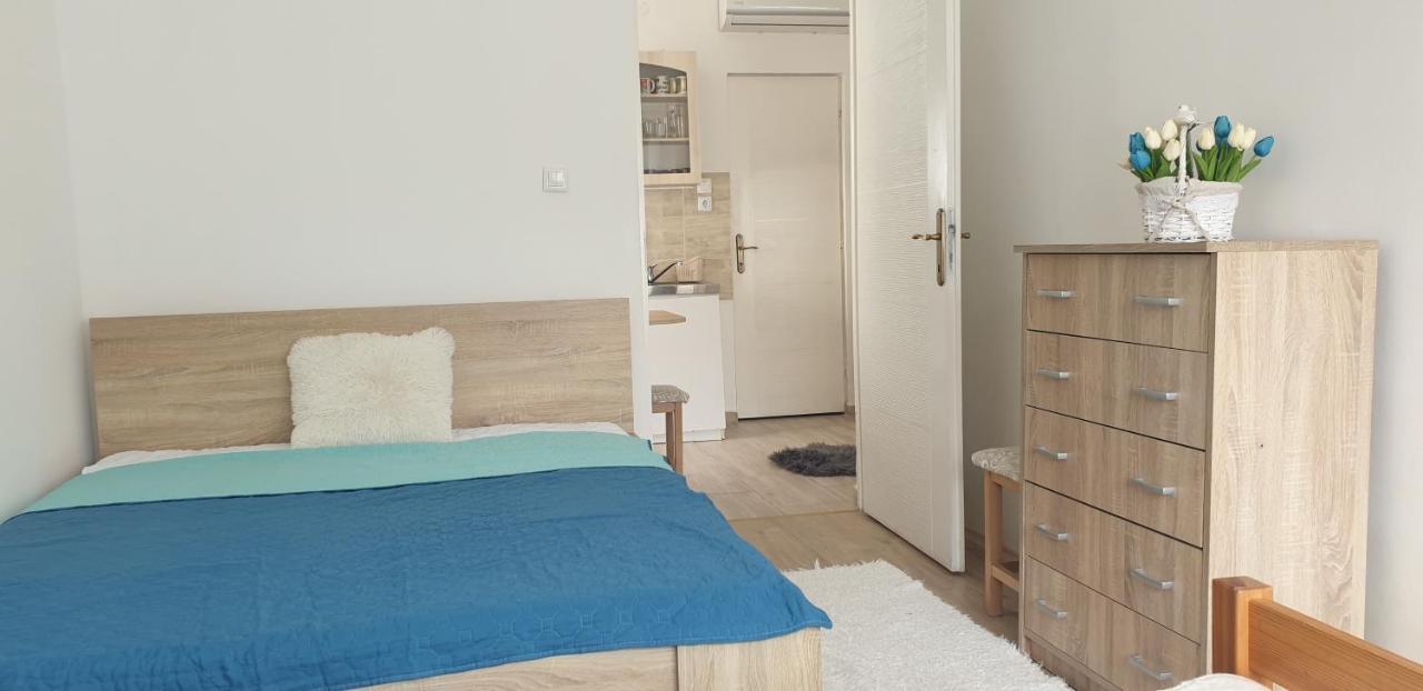 Napfeny Apartmanhaz Balatonbereny Exterior photo