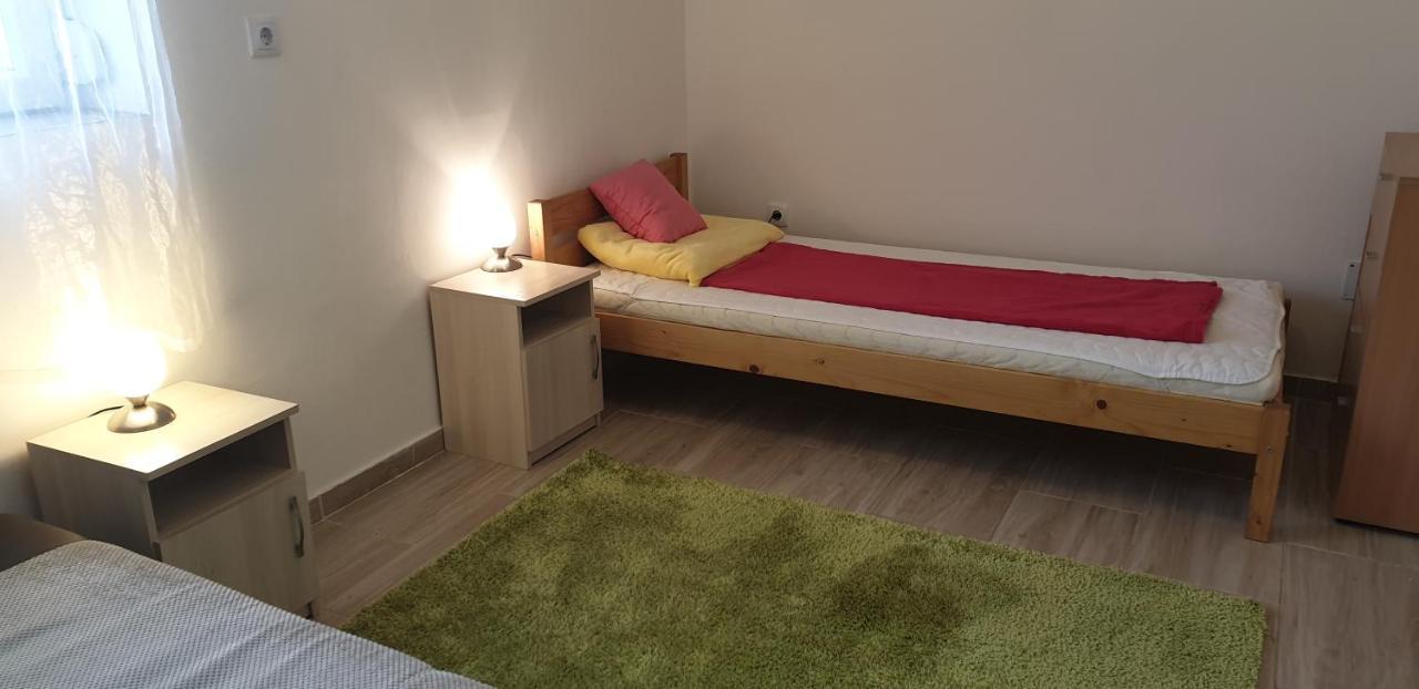 Napfeny Apartmanhaz Balatonbereny Exterior photo